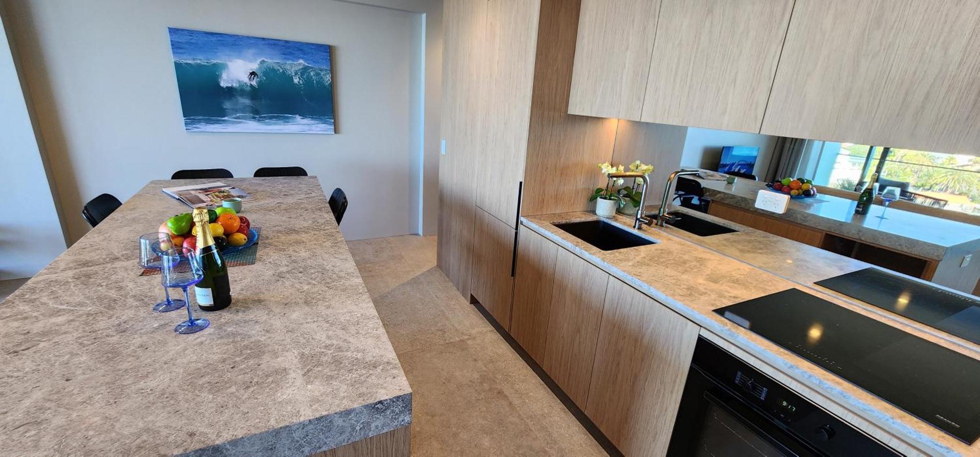 Coastal Luxury At Skye Tamarama Apartment